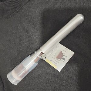iT Makeup Brush for Liquid, Powder & Cream Foundation.